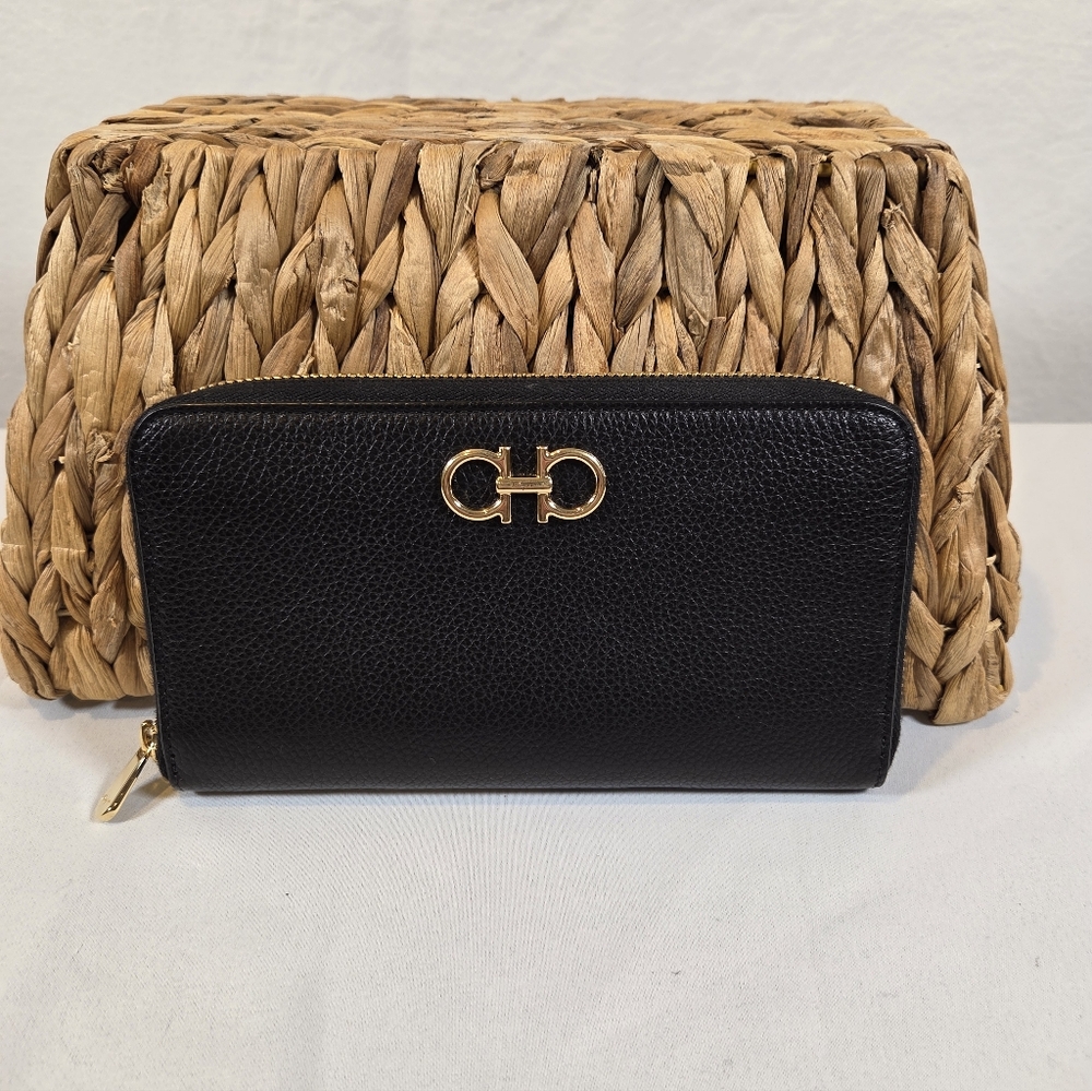 Ferragamo Gancini Continental Wallet Womens